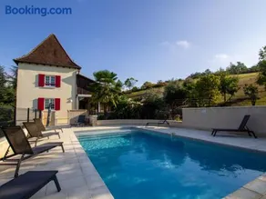 Gîte avec piscine privée, barbecue et terrasse - Image 1