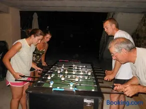 Gîte de charme en Auvergne, cour fermée, jardins privés, BBQ, babyfoot, proche St Jacques de Compostelle - Image 1