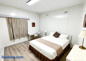 Central Burwood quiet share stay - Image 5