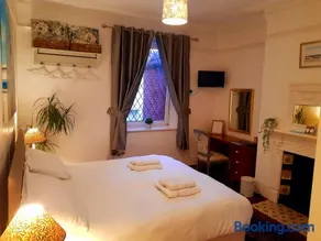 Sandsides Guest House - Image 2
