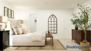 Cozy 4 Bedroom Family Retreat - Image 3