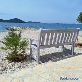 Villa on the beach - Image 1