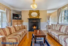 Historic 6-Bed Manor near Shifnal, Parking - Image 2