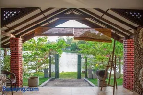 Leibe Lake Holiday Villa - Image 3