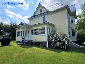 BaseCampWV-Durbin. Spacious 4 bedroom house w/yard - Image 3