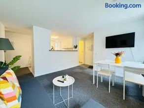 aday - Central and Gorgeous 2 Bedroom Apartment - Image 3