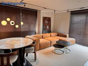 Spa Apartment -Sauna-Massage Chair-Free Parking - Image 1