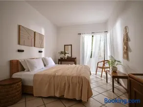 AQUARIUS HOTEL - Image 2