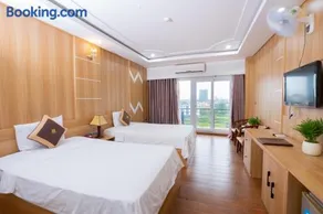 SAILING TOWER Hotel - Image 2