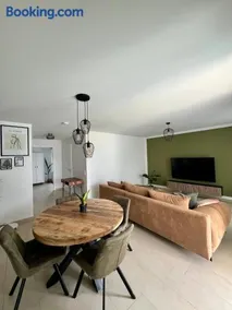 Stilvolles, modernes Apartment mit Sonnen-Balkon - Image 3