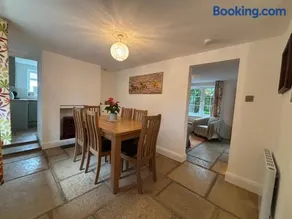 Delightful 3-bedroom Cottage, Brockenhurst - Image 5