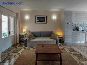 Beautiful Open Plan Studio Apartment with a fantastic balcony view - Image 4