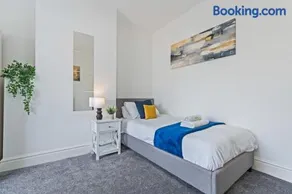 Contractor stay in Cannock - Sleeps 5 - Image 3
