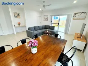 Brand New Fantastic Luxury 5 bedroom Home - Image 4