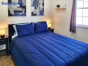 Spacious 2-BR 1-Bath King suite! - Image 4