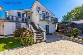Apartman LuNi sa bazenom - Malinska, Sveti Anton - Image 3