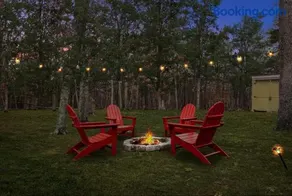 Mountain retreat chalet w hot tub & deck - Image 1