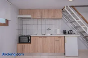 Cozy Loft with Private Terrace - Image 2