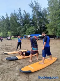 Air Manis Secret Surfcamp - Image 3