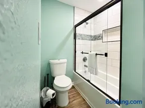 Rockport Waterfront Condo with a View - Image 3