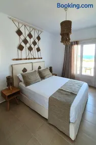 Sarakiniko Rooms - Image 3