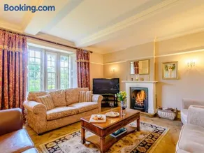5 Bed in Harrogate oc-83663 - Image 2