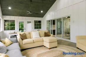Lakeside Lodge on Bluegill- Arcade, Dock, FirePit - Image 3