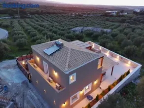 Elegant villa with sea view in Crete - Image 4