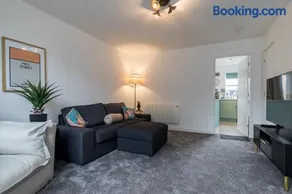 Countryside Stay Near JCB, Peaks & Alton Towers - Image 4