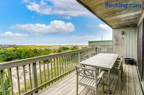 Robbins Rest Retreat - Image 1