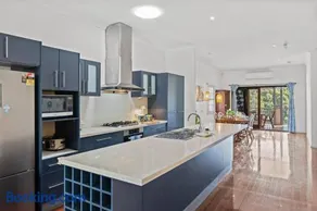 Artistic Queenslander with Park Views - 5 Bedroom - Sleep 10 - Image 4