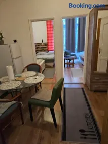 Danube Bridge Apartments - Image 5