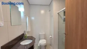 EKT Executive Hotel - Image 5