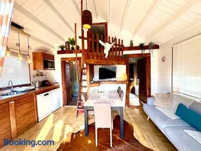 Cozy wellness chalet and private garden with jacuzzi sauna and outdoor bath between Amsterdam Haarlem and Schiphol Airport - Image 3