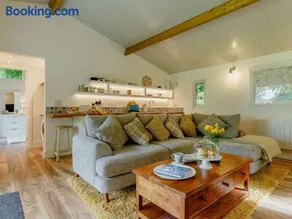 1 Bed in Looe oc-88434 - Image 3