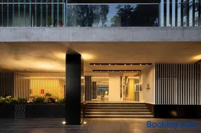 Stylish Apartment by River with Pool & Grill - Image 3