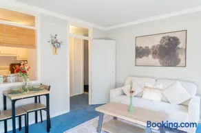 Classic Riverside 1 Bedroom Flat by the River Thames - Central London - Image 2