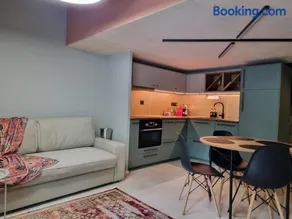Beautiful Duplex 20 min from center - Image 2