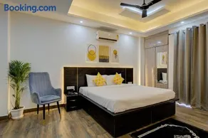 The Empire Studioz Golf Course Road - Image 2