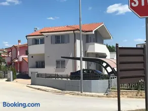 Vila Helena - Image 1