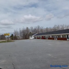Russell's Motel - Image 2