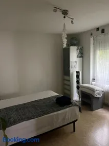 Cozy Apartment in the heart of the Zurich Botanic Garden - Image 2