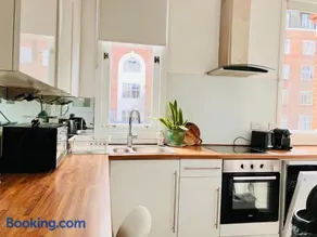 Contemporary Apartment in West London - near Heathrow - Image 2