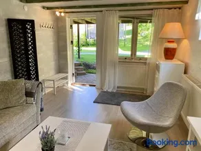 Lower floor of 50 sqm in nice villa with parking - Image 4