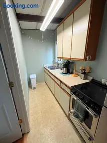 Centrally located adu - Image 2