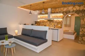 Mylopetra Milos Suites - Image 1
