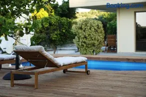 Olive & Raki Luxury Retreat - Image 3