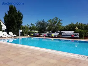 Mandel Camping - Image 1
