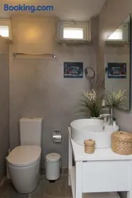 Rose Home - Image 2