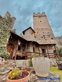 FOPPOLI CASTLE, PRIVATE 11th CENTURY FORTRESS WITH PANORAMIC VIEW, SAUNA AND HOT TUB OVERLOOKING THE VALTELLINA - Image 2